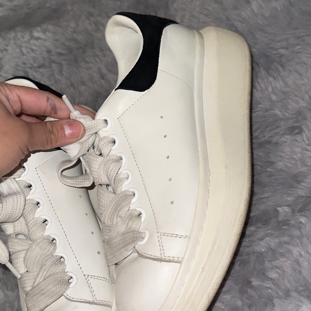 Alexander McQueen White Sneakers with Black Detail - Picture 7 of 7